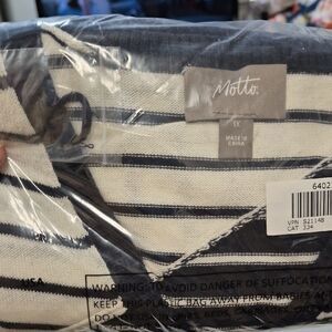 Motto QVC Navy Blue and White Vneck Sweater - New